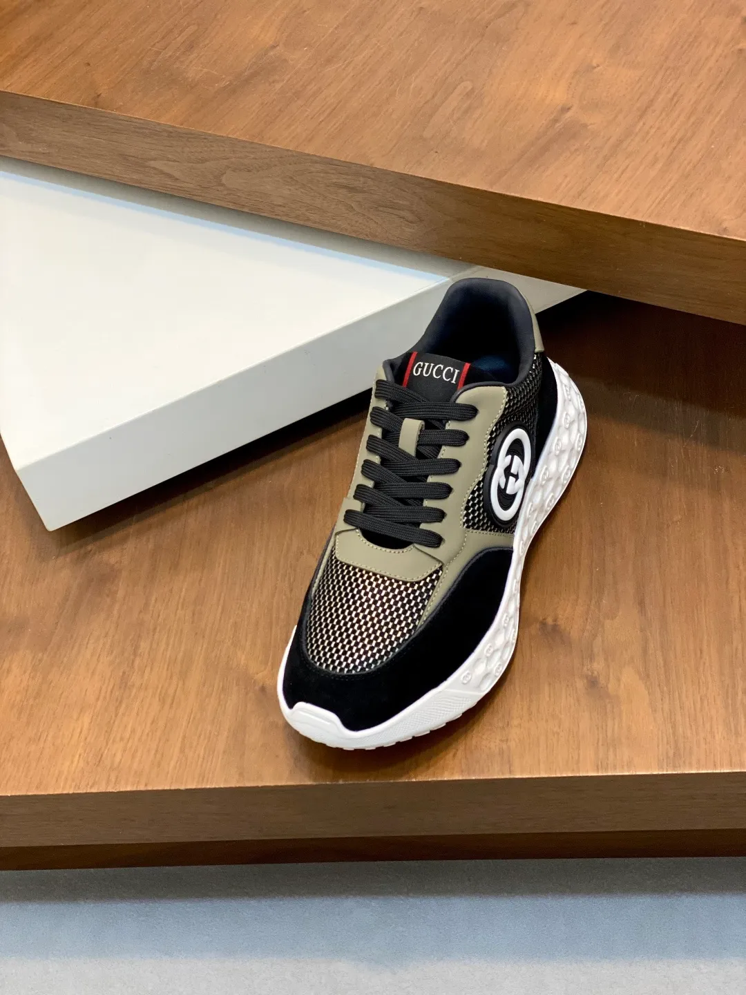 Men's shoes 💰780 [Gucci] Gucci - High-end quality original order - Upper: Napa calfskin, pebbled calfskin, computer embroidered brand totem - Inner: water-dyed cowhide - Outsole: ultra-light TPU·rubber; two-color molded outsole -Super high quality control·Fine workmanship: highlighted (high-end·luxury·grade) -Size: 38-44 (38 45 can be customized)